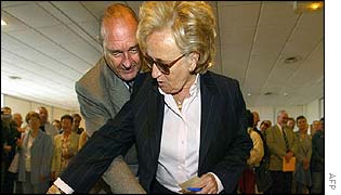 Mr Chirac and his wife vote in legislative elections