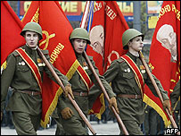 Soldados durante parada militar na Praça Vermelha