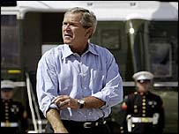 Bush diz entender casamento como união entre homem e mulher