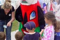 Lluniau o faes Eisteddfod yr Urdd 2004, Môn