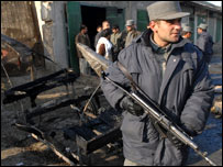 پلیس افغان در کابل پس از یک انفجار